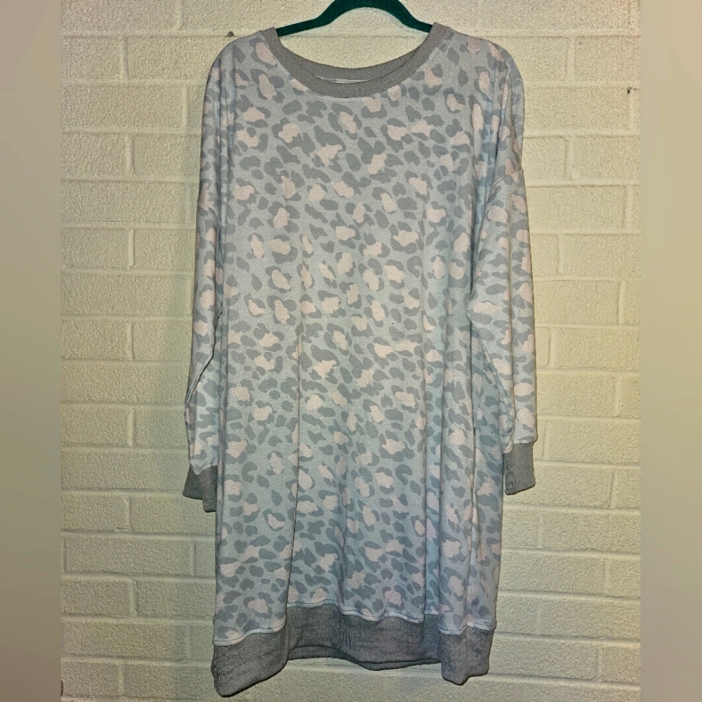 Leopard spotted long sleeve dress
